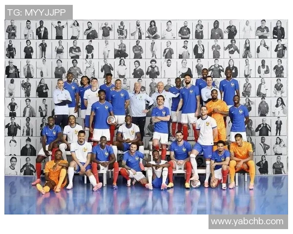 足球巨星亲临篮球俱乐部交流互动引发两大运动迷热烈讨论与欢呼