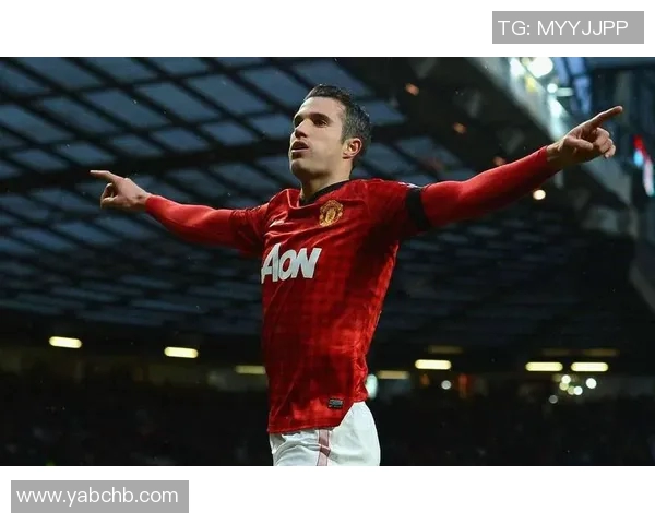 黑色短裤中的足球明星是谁他在赛场上的表现如何